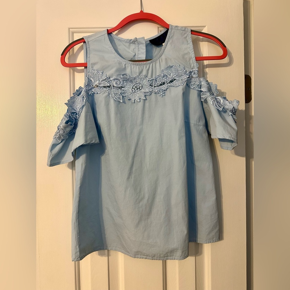 Francesca's Collections Sky Blue Cold Shoulder Blouse with Lace